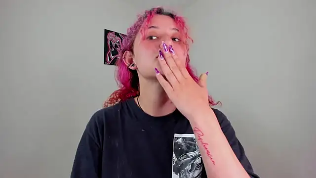 Snapshot of valent_27 chatting on 16, 11, 2025 valent 27 online show from 16, 11, 2025