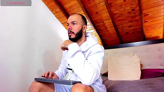 Tom Bailey online show from 16, 11, 2025