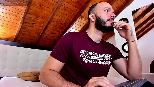 Tom Bailey online show from 22, 11, 2025