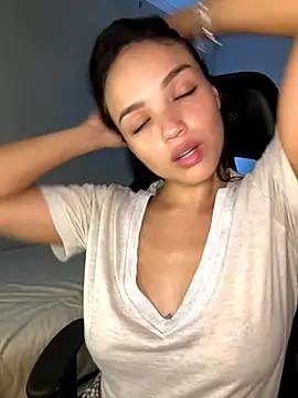 MisFrekcles  online show from 23, 10, 2025