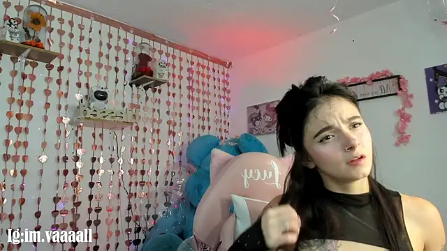 lucyy tay online show from 27, 11, 2025