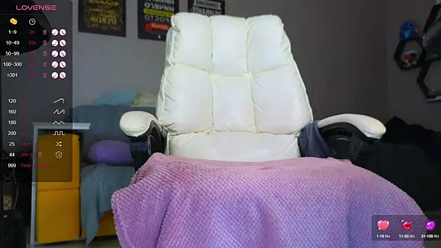 Snapshot of _Queen_lady_ chatting on 28, 9, 2025 Queen lady online show from 28, 9, 2025