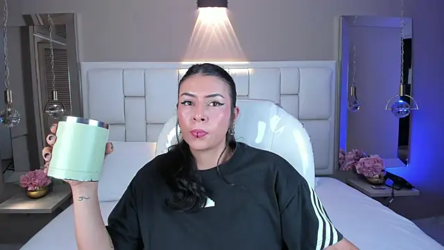 Snapshot of JessyEvans chatting on 21, 10, 2025 JessyEvans online show from 21, 10, 2025