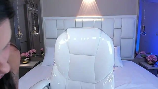 Snapshot of JessyEvans chatting on 6, 11, 2025 JessyEvans online show from 6, 11, 2025