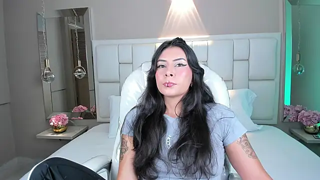 Snapshot of JessyEvans chatting on 15, 11, 2025 JessyEvans online show from 15, 11, 2025