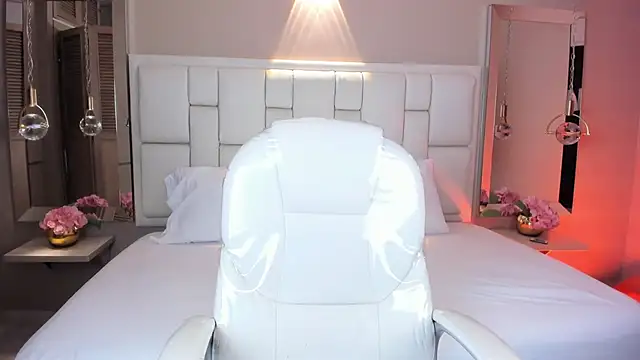 Snapshot of JessyEvans chatting on 5, 12, 2025 JessyEvans online show from 5, 12, 2025