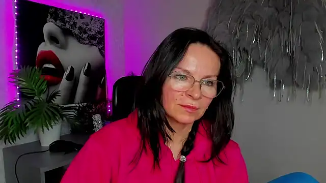 HelenLuxx online show from 23, 3, 2026