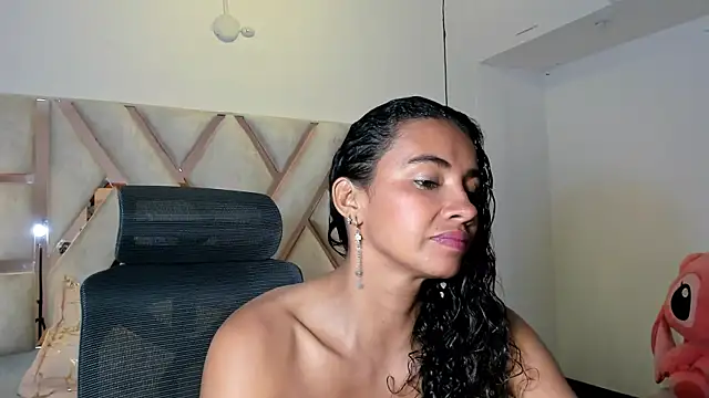 leslyflorez online show from 15, 1, 2025