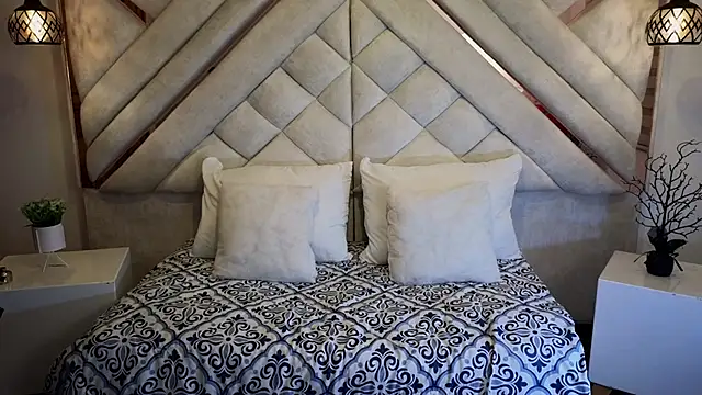 leslyflorez online show from 9, 2, 2025