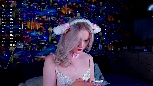 Snapshot of SweeteRose_Royce chatting on 26, 9, 2025 SweeteRose Royce online show from 26, 9, 2025