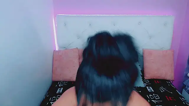 Snapshot of Amanda_bigx chatting on 25, 10, 2025 Amanda bigx online show from 25, 10, 2025