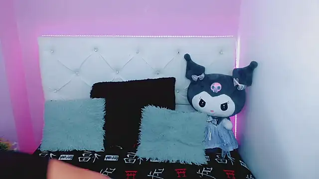 Snapshot of Amanda_bigx chatting on 18, 11, 2025 Amanda bigx online show from 18, 11, 2025