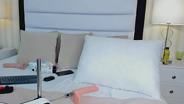 MiaSweeths online show from 9, 1, 2025