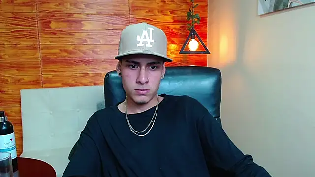 Bastiaan 28 online show from 31, 12, 2024