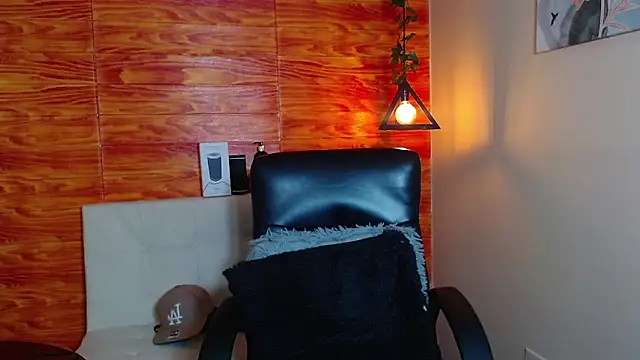 Bastiaan 28 online show from 1, 2, 2025