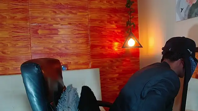 Bastiaan 28 online show from 16, 2, 2025