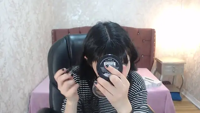 Snapshot of charlottemoonxz chatting on 3, 2, 2025 charlottemoonxz online show from 3, 2, 2025