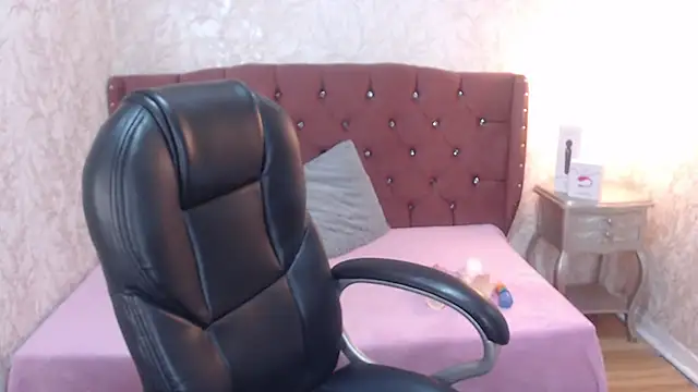 Snapshot of charlottemoonxz chatting on 13, 2, 2025 charlottemoonxz online show from 13, 2, 2025