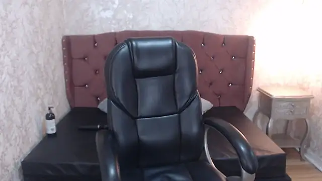 Snapshot of charlottemoonxz chatting on 24, 2, 2025 charlottemoonxz online show from 24, 2, 2025