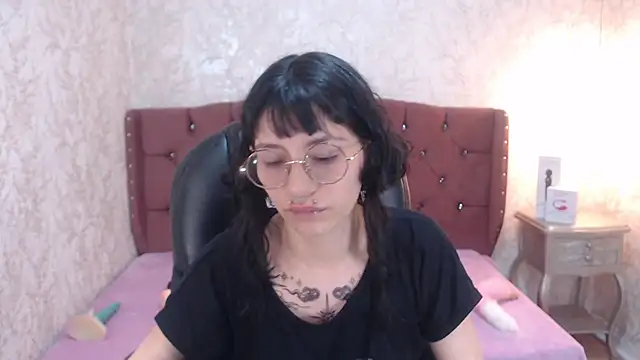 Snapshot of charlottemoonxz chatting on 13, 3, 2025 charlottemoonxz online show from 13, 3, 2025