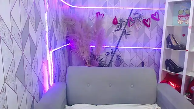 Snapshot of charlottemoonxz chatting on 22, 9, 2025 charlottemoonxz online show from 22, 9, 2025