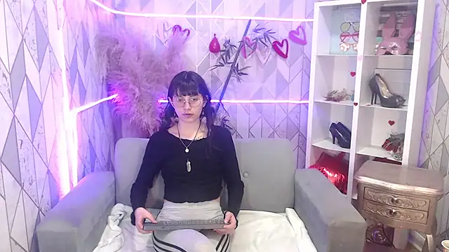 Snapshot of charlottemoonxz chatting on 15, 10, 2025 charlottemoonxz online show from 15, 10, 2025