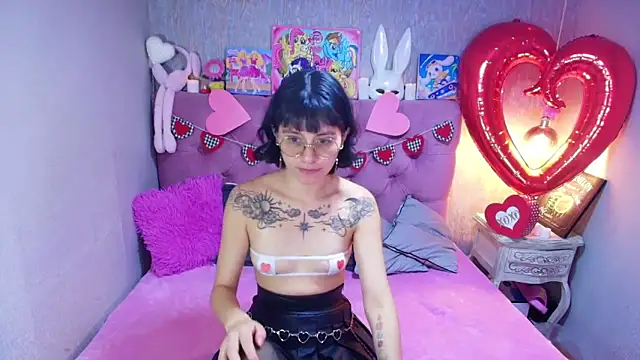 charlottemoonxz online show from 13, 2, 2026