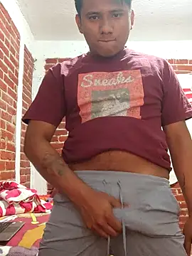 Cris ale1218 online show from 5, 11, 2025