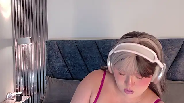 Karmilla Rosse online show from 13, 3, 2026