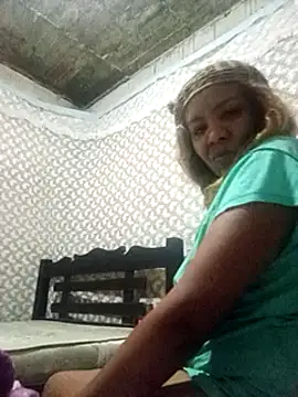 Snapshot of Surreyaa chatting on 5, 1, 2025 Surreyaa online show from 5, 1, 2025