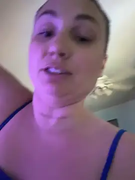MilfyMrsRobinson online show from 18, 7, 2026