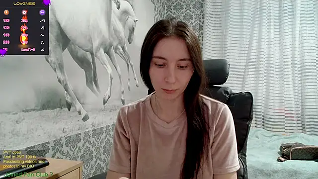 Wowpornoo online show from 18, 2, 2025