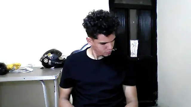 Snapshot of VERGOSAN18CM chatting on 17, 11, 2025 VERGOSAN18CM online show from 17, 11, 2025