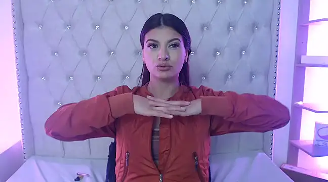 Abril Squirt online show from 15, 3, 2025