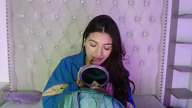 Abril Squirt online show from 10, 9, 2025