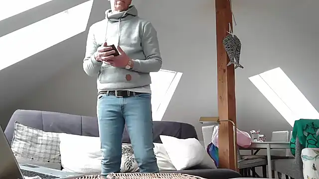 maxmueller321 online show from 1, 4, 2026