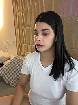 Snapshot of DaryRos chatting on 4, 7, 2026 DaryRos online show from 4, 7, 2026