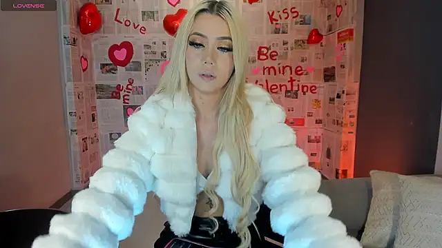 HannaConnor  online show from 13, 2, 2026