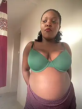 Snapshot of zonroe_the_big chatting on 6, 12, 2024 zonroe the big online show from 6, 12, 2024