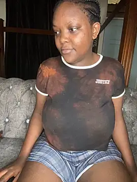 Snapshot of zonroe_the_big chatting on 17, 2, 2025 zonroe the big online show from 17, 2, 2025