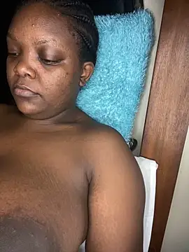 Snapshot of zonroe_the_big chatting on 18, 2, 2025 zonroe the big online show from 18, 2, 2025