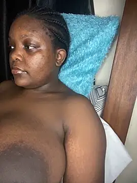 Snapshot of zonroe_the_big chatting on 19, 2, 2025 zonroe the big online show from 19, 2, 2025