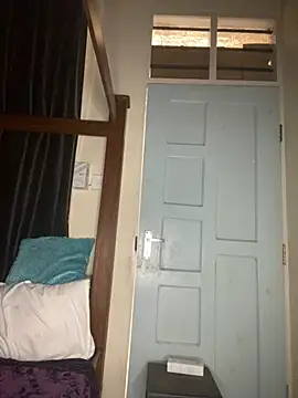 Snapshot of zonroe_the_big chatting on 26, 2, 2025 zonroe the big online show from 26, 2, 2025