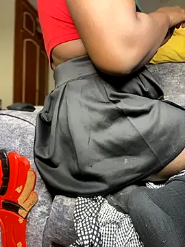 Snapshot of zonroe_the_big chatting on 18, 11, 2025 zonroe the big online show from 18, 11, 2025