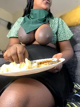 Snapshot of zonroe_the_big chatting on 19, 11, 2025 zonroe the big online show from 19, 11, 2025