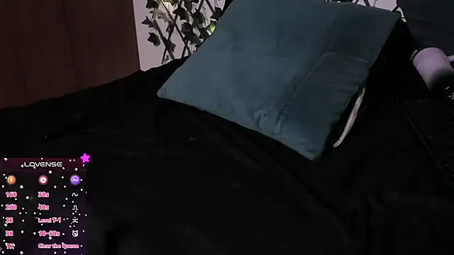 Snapshot of CoralineSanchez chatting on 14, 1, 2025 CoralineSanchez online show from 14, 1, 2025