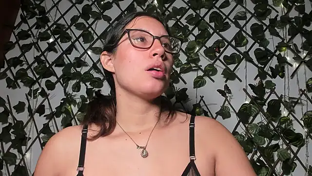 Snapshot of CoralineSanchez chatting on 19, 9, 2025 CoralineSanchez online show from 19, 9, 2025