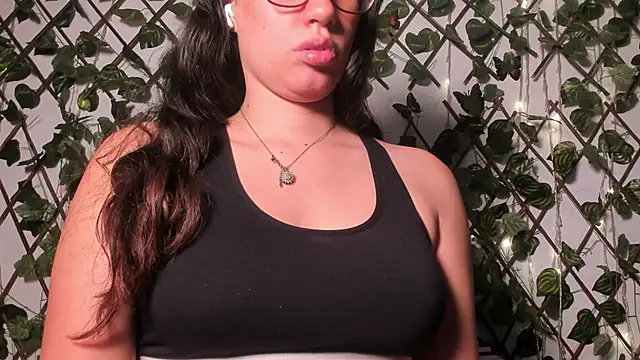 Snapshot of CoralineSanchez chatting on 20, 9, 2025 CoralineSanchez online show from 20, 9, 2025