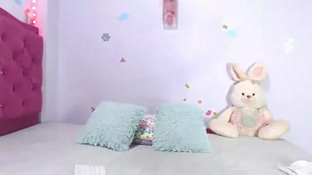 Madelyy  online show from 13, 5, 2026