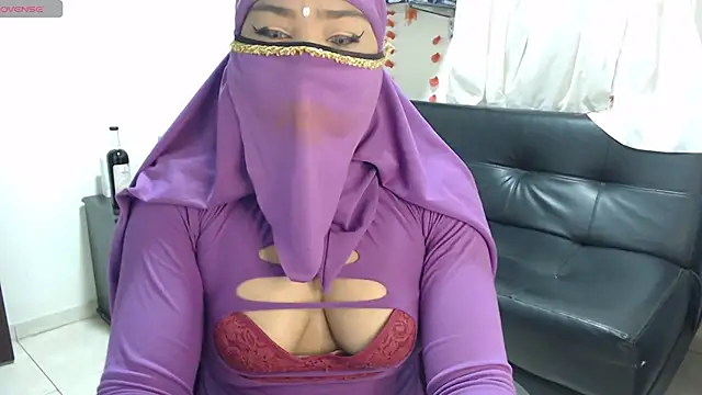 Snapshot of Aaliyah_brown chatting on 24, 12, 2024 Aaliyah brown online show from 24, 12, 2024